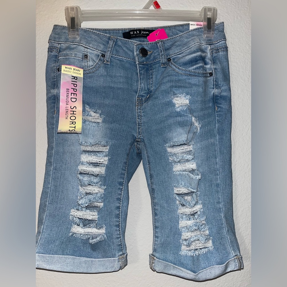 Basic Denim’s Bermuda Small - Picture 2 of 8
